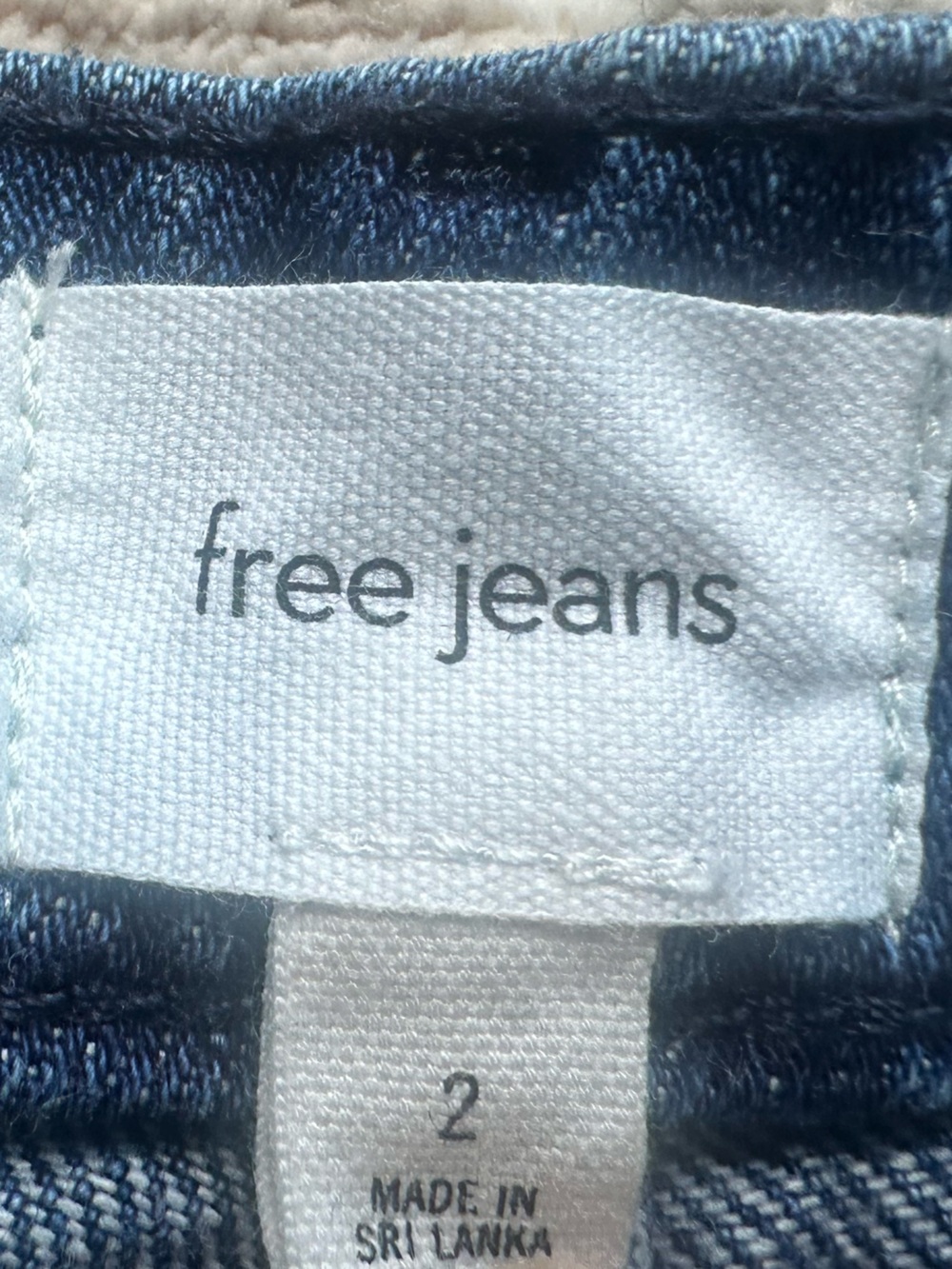 Aritzia Wilfred Free Jeans Denim Patch Pocket Mini Shorts (Size 2) - Picture 5 of 7